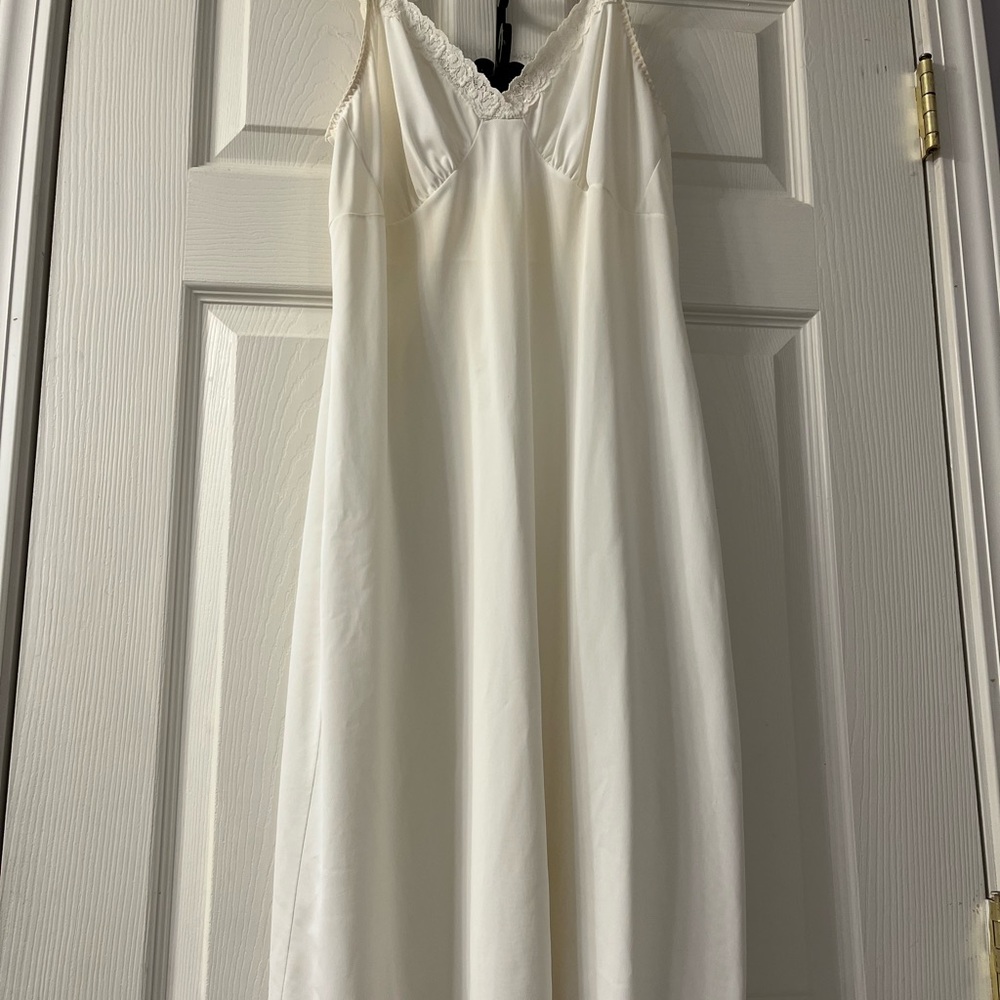 Vintage Shadow line White Lace Trim Nightgown